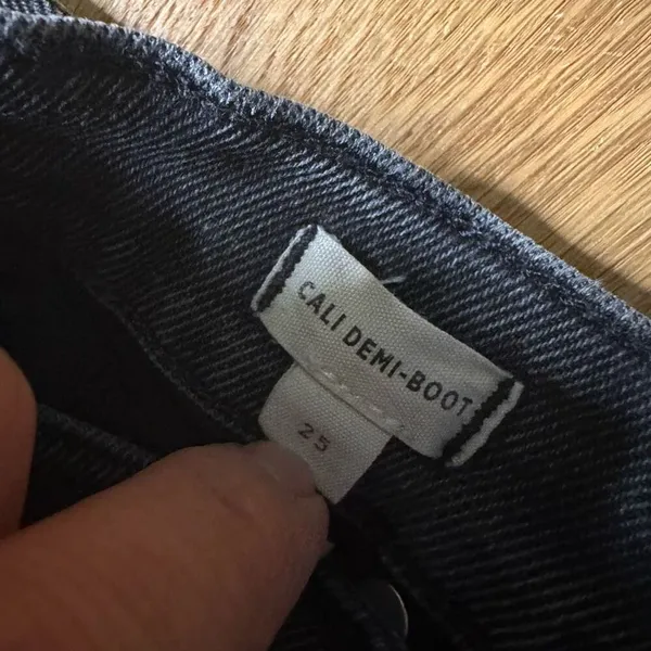 Madewell Cali Demi boot 25 black jeans - Image 3