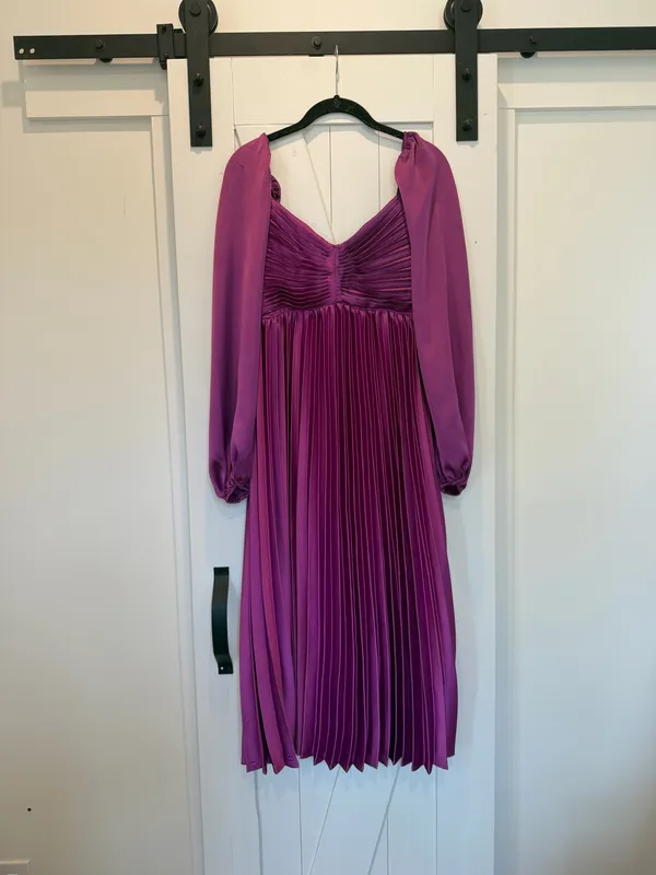 Vici Magenta Pleated Midi Dress - Image 2