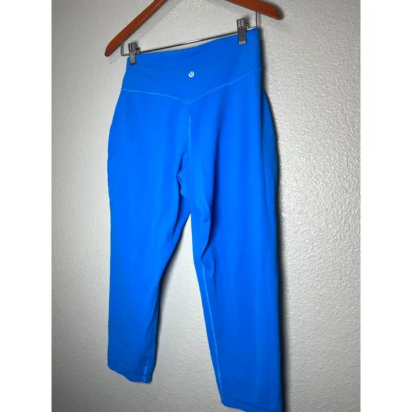 Lululemon High Rise Align w/ pockets crop leggings buttery soft size 8 - Image 2