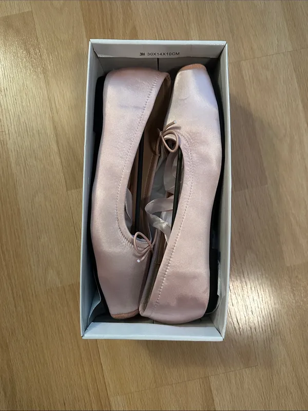 NIB Pink Satin Ballerina Slippers sz 9.5 M - Image 8