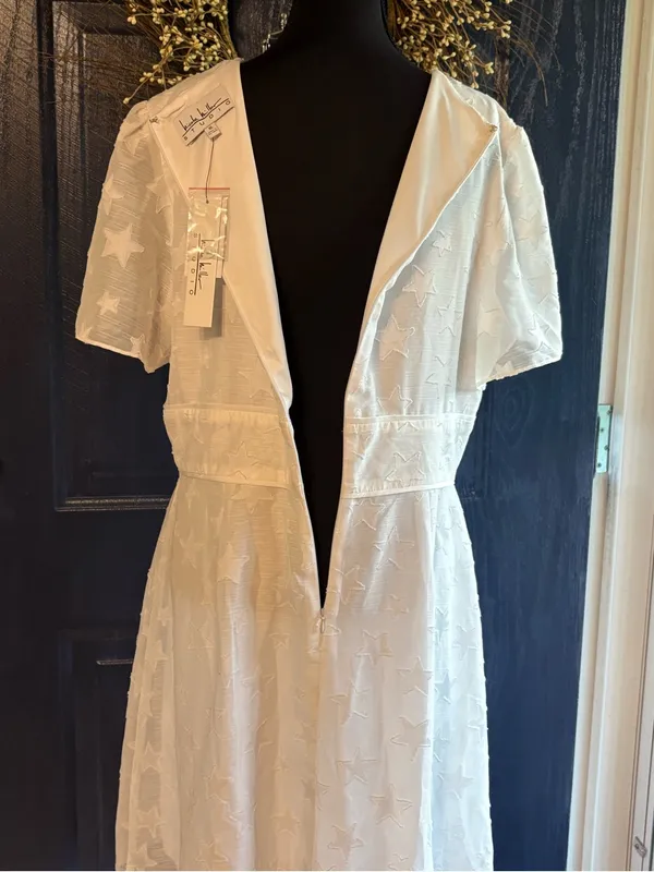 Nicole Miller Women's V-Neck Flutter Sleeve Star Print Ivory Sz. 16 NWT - Image 6