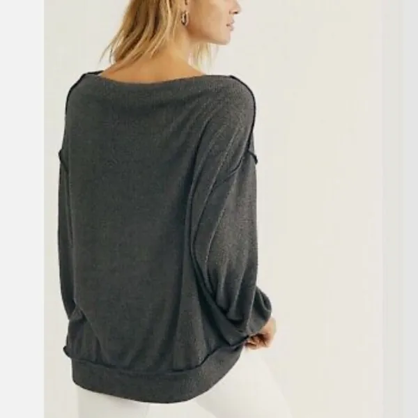 Free People NWT ‘Main Squeeze’ gray oversized cozy slouch top, size medium - Image 3