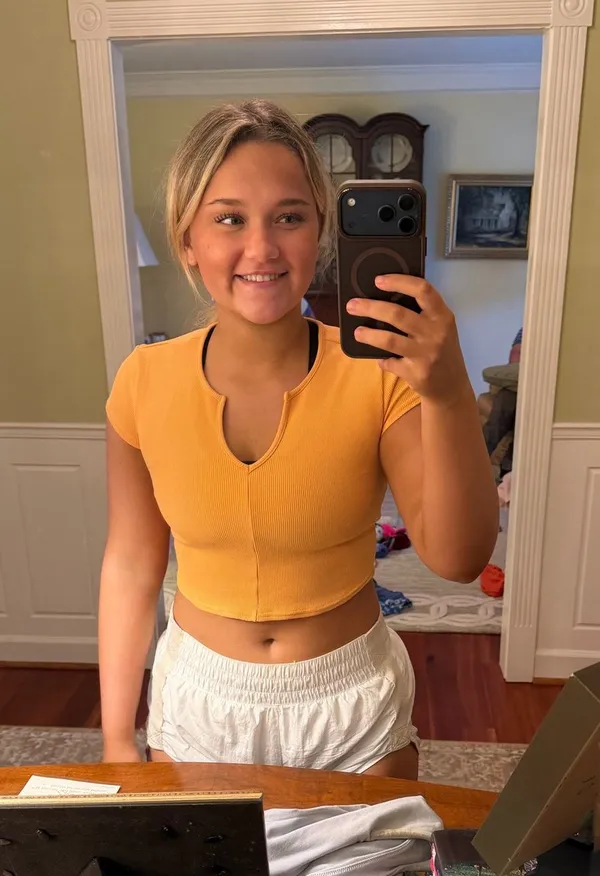 Alo Yoga Top - Image 2