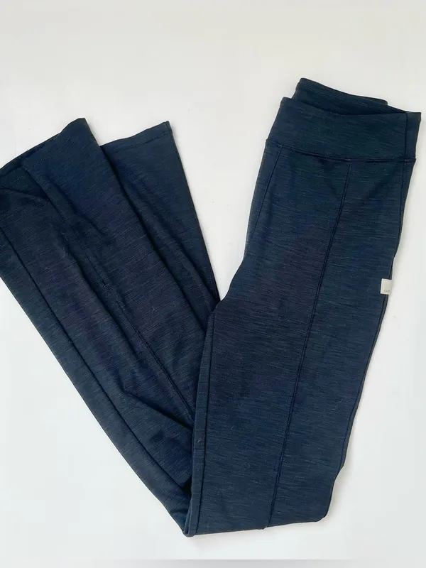 Vuori Lux Ribbed Split Bootcut Leggings Charcoal Grey High Rise XS - Image 4