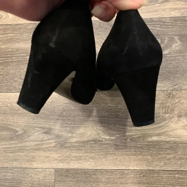 Stuart Weitzman Suede Leather Pumps with Flower Petal Detail Size 8 - Image 6