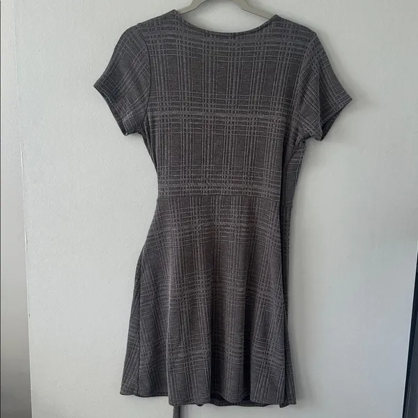 Gilli Women Wrap Dress Gray Plaid Short Sleeve Ribbed V-Neck Small - Image 5