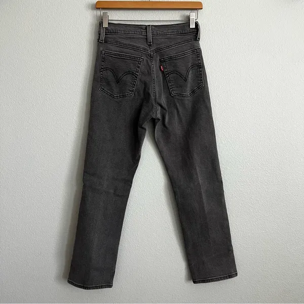 Levi’s Grey Wedgie Straight Fit Jeans. Size 27. - Image 3