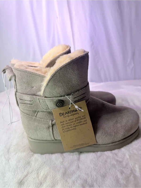 BearPaw Women's Short Shearling Boot - Taupe - Image 5