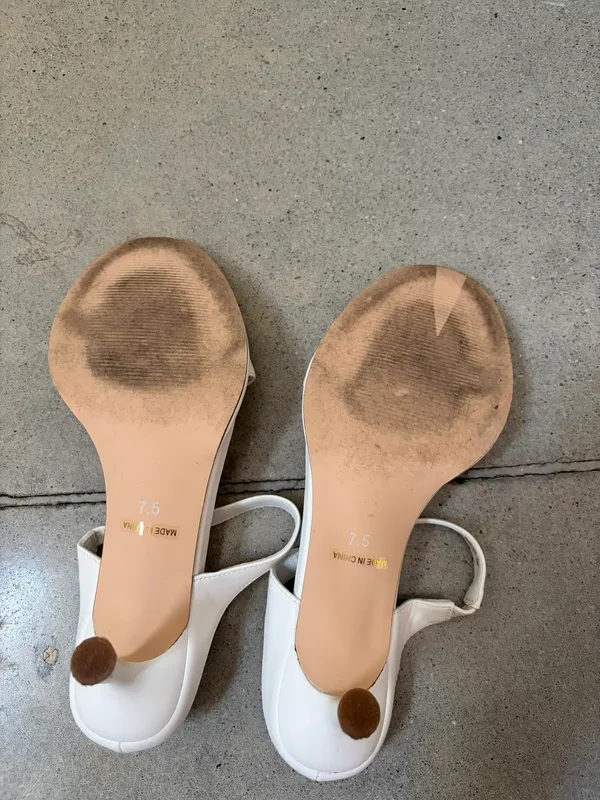 White Kitten Heels Size 7.5 - Image 6