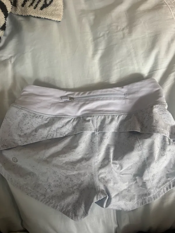 Lululemon Speed Up Mid-Rise Shorts 4" - Image 5