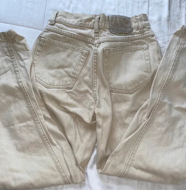 Tan Levi Jeans - Image 3