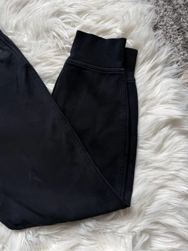 Old Navy Dynamic Fleece joggers - Image 3
