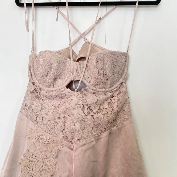 HOUSE OF CB 'Georgia' Crystal Satin and Lace Midi Dress cutout Size‎ M NWOT - Image 10