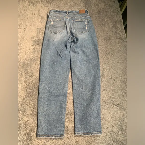 American Eagle Outfitters mom straight jeans - Image 7