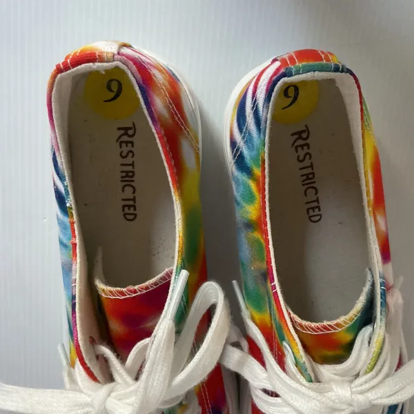 Restricted Tie Dye Platform Sneakers Women’s Size 9 Lace Up Canvas Shoes - Image 7