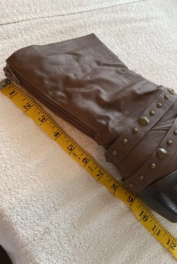 Cato boots mid calf height 2.5” block style heel zip up back size 7 - Image 4