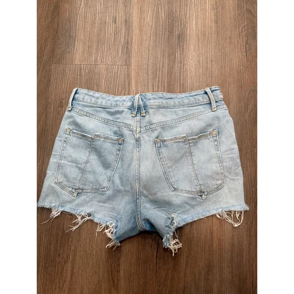 Good‎ American Distressed Denim Shorts Light Wash Button Fly Size 10 - Image 3