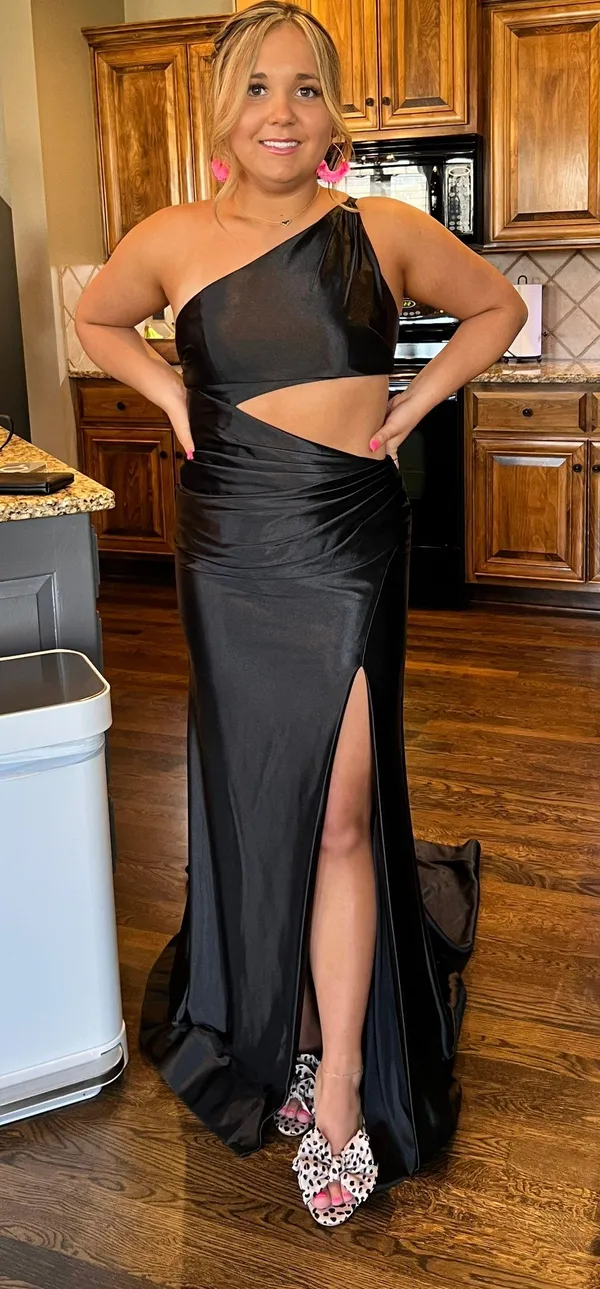 Sherri Hill Prom - Image 3