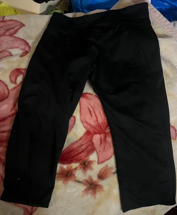Nike LG 12-14 fit Dry Black Capris Active Pant - Image 3