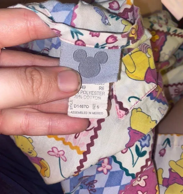 Disney Vintage Winnie the Pooh scrub top size small - Image 3