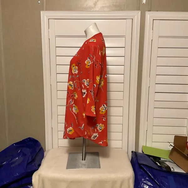 Maurices Red Floral Blouse - Image 3