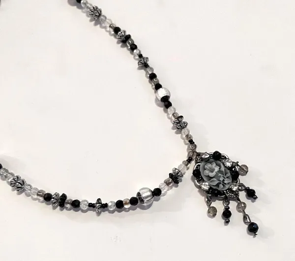 Victorian enamel style necklace Silver - Image 2