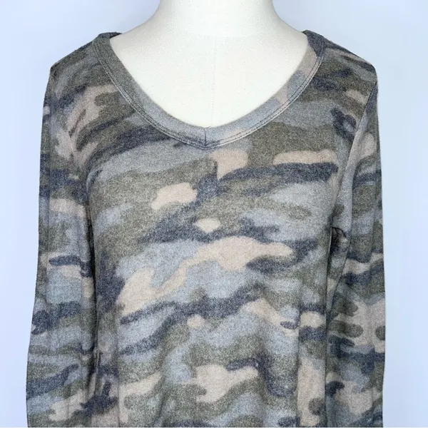 RAE MODE Green Camo Super Soft Long Sleeve V-Neck Swing Dress Small NWT - Image 2