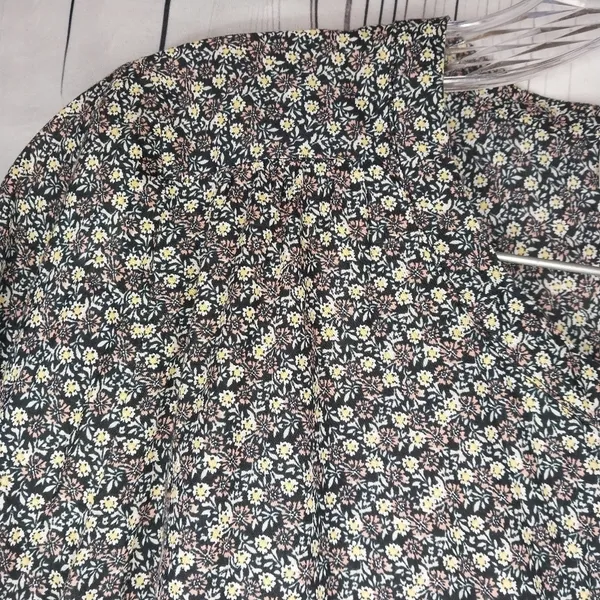 Loft Outlet Ditsy Floral Cottagecore Business Casual Boho Button-Up Blouse - Image 4