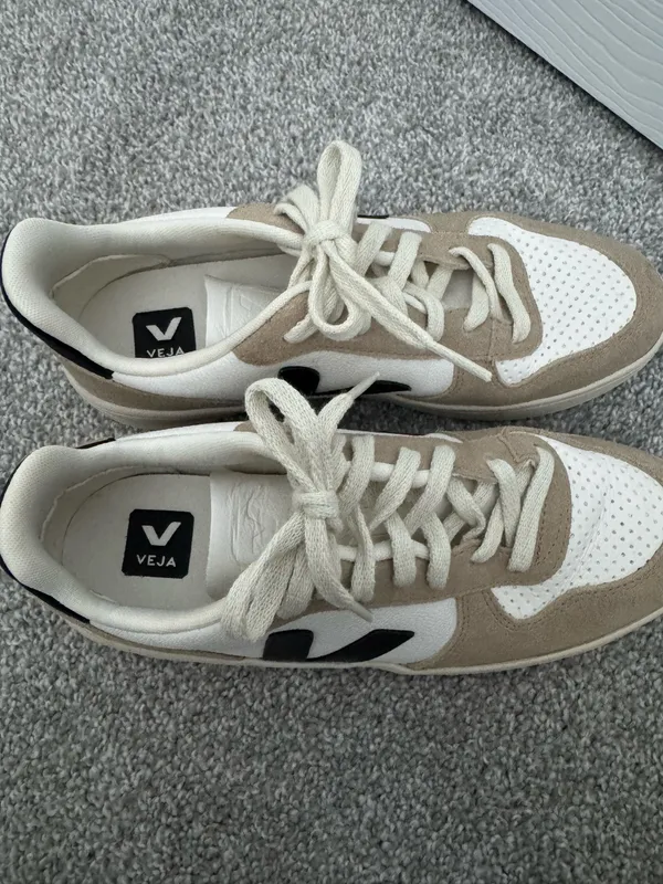VEJA Sneakers V-10 Women’s - Image 2