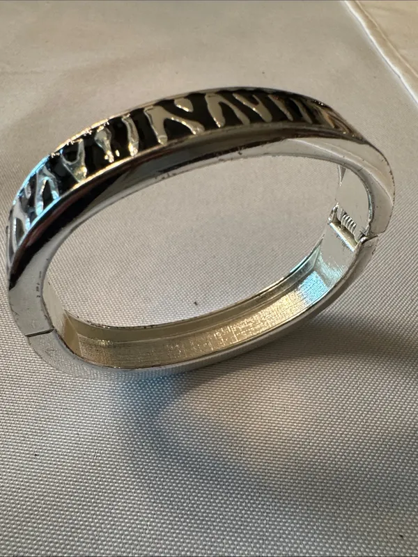 Silver - Image 4