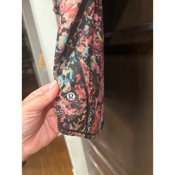 Lululemon short-sleeve athletic top vibrant multicolor floral women's 16 - Image 3