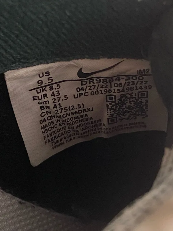 Nike Men's Dark Green and White Low-Top Sneakers - Image 9