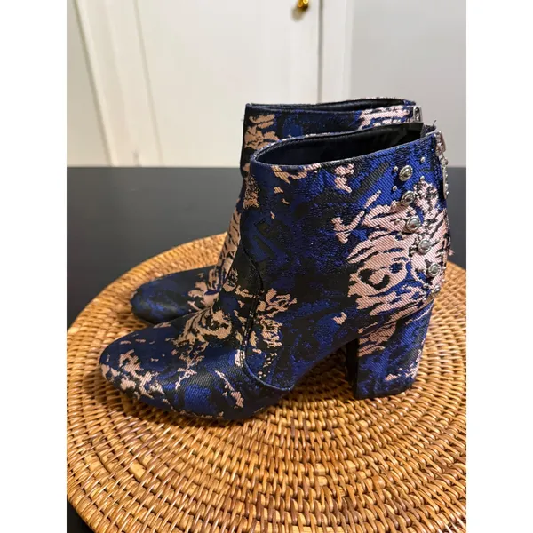 G by GUESS Women Blue Rose Gold Floral Brocade Studded Block Heel Ankle Boots - Image 3