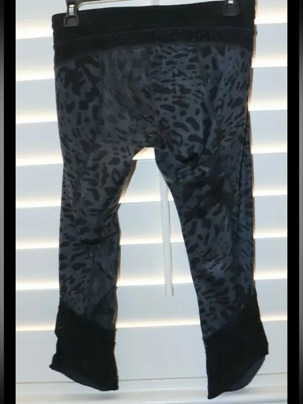 Lululemon Just Breathe Crop Leggings Animal Swirl Deep Coal Light Black Size 6 - Image 4