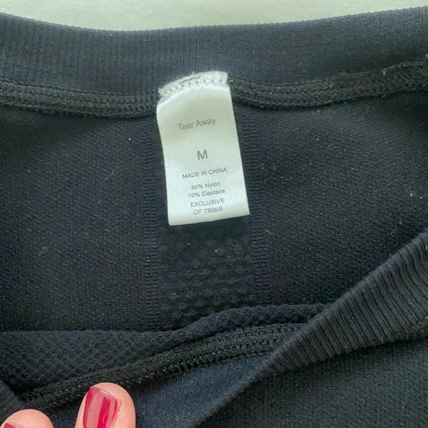 Black long sleeve athletic shirt with thumb holes - Image 5