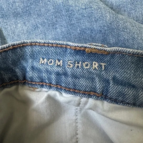 American Eagle Mom High rise Blue Denim Women’s Shorts~16 - Image 3