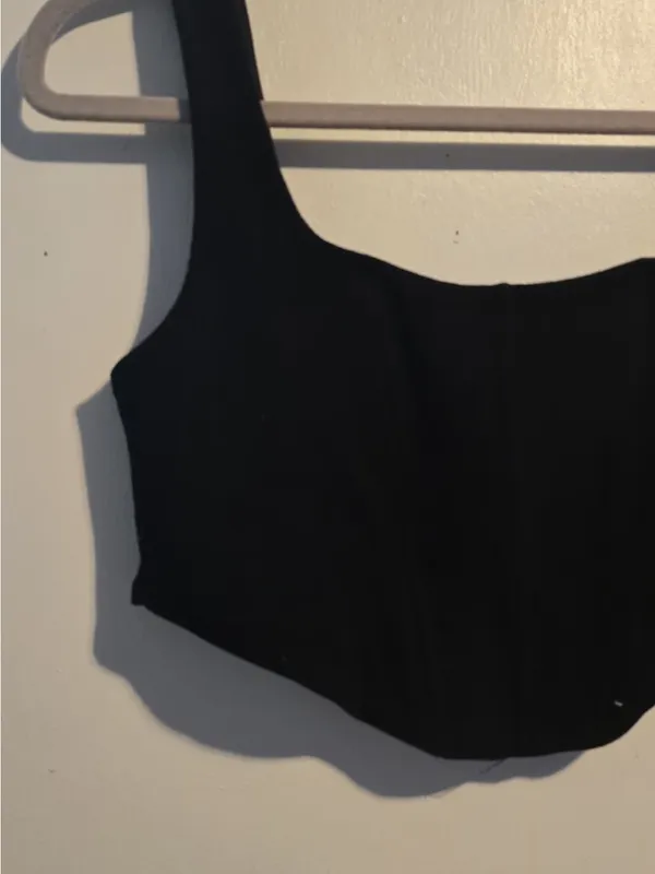 Princess Polly Black Square Neck Cropped Tank Top - Image 3