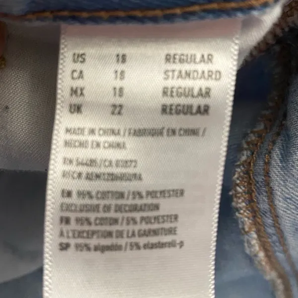 American Eagle 🦅 Mom Jeans - Image 3