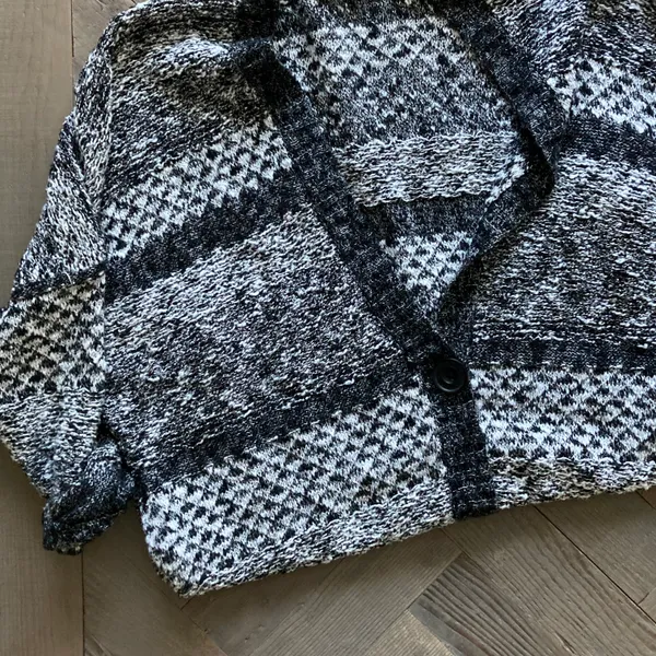 Abercrombie Oversized Knit Sweater Black & White XS/S - Image 3