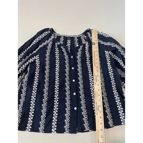 Ann Taylor Factory Navy Blue Embroidered 100% Cotton Button‑Up Top Size L - Image 4
