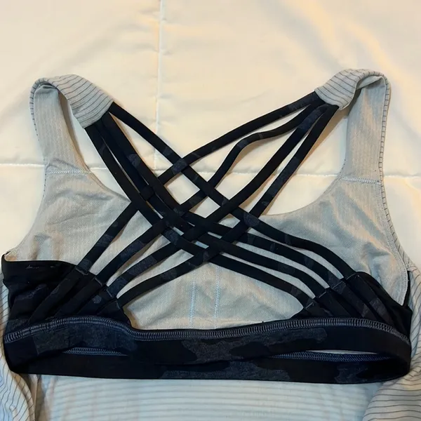 Lululemon adorable relaxed yoga shirt! - Image 3