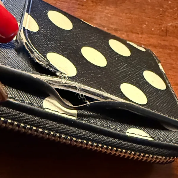 Kate Spade Black and Cream L-zip Dot Card Holder - Image 3