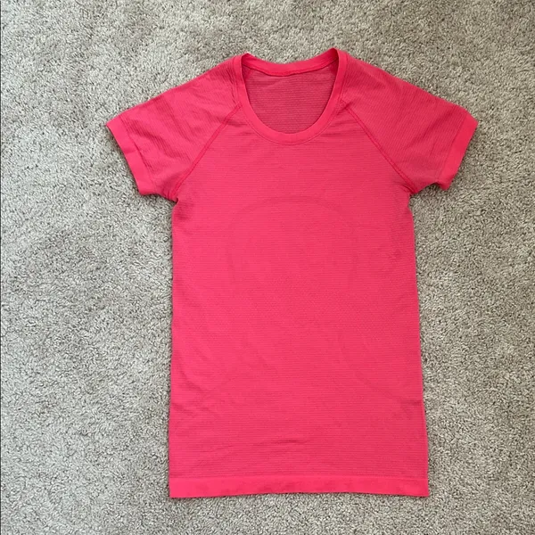 Lululemon top. S - Image 2