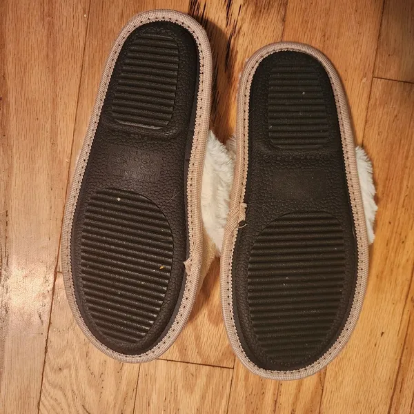 Laura Ashley Cozy Faux Fur Slippers‎ Beige Comfort Indoor Shoes Women's - Image 4