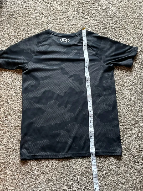 Under Armour Boys YXL tshirt - Image 3