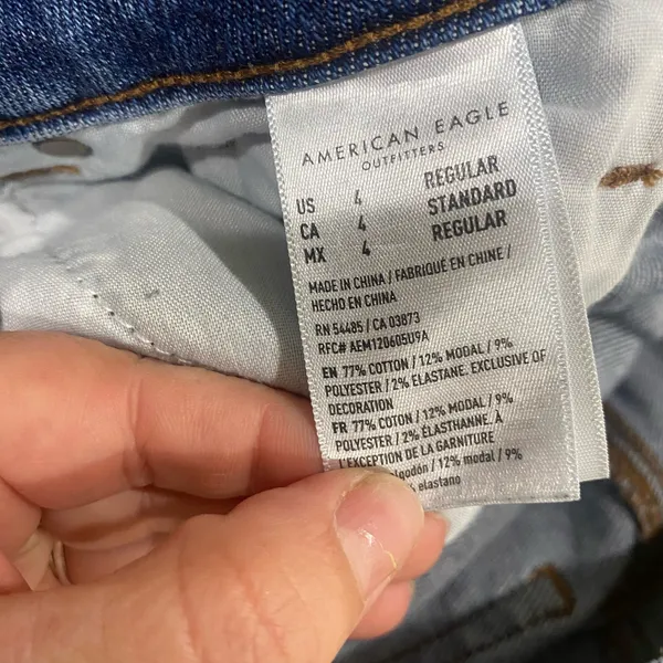 American Eagle‎ Stretch Mom Jean Distressed Knees Size 4 - Image 9