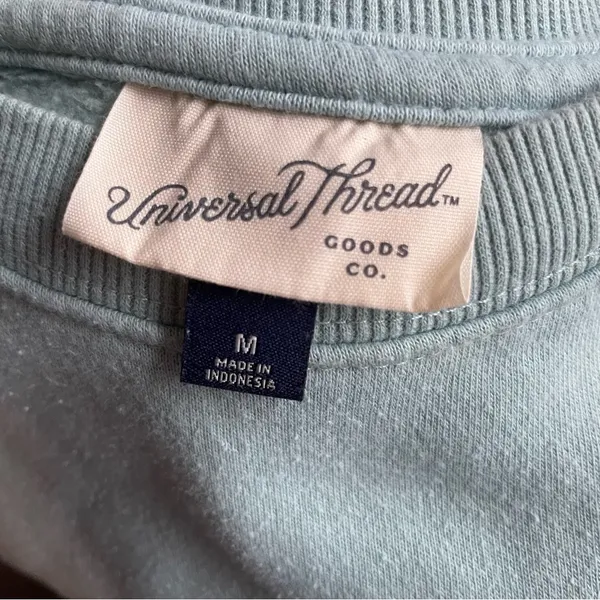 Universal Threads- Women’s Light Teal Crewneck Size M - Image 4