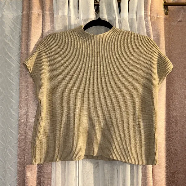 Beige Mock Turtleneck Size M Crop Sweater Tan Size M - Image 6