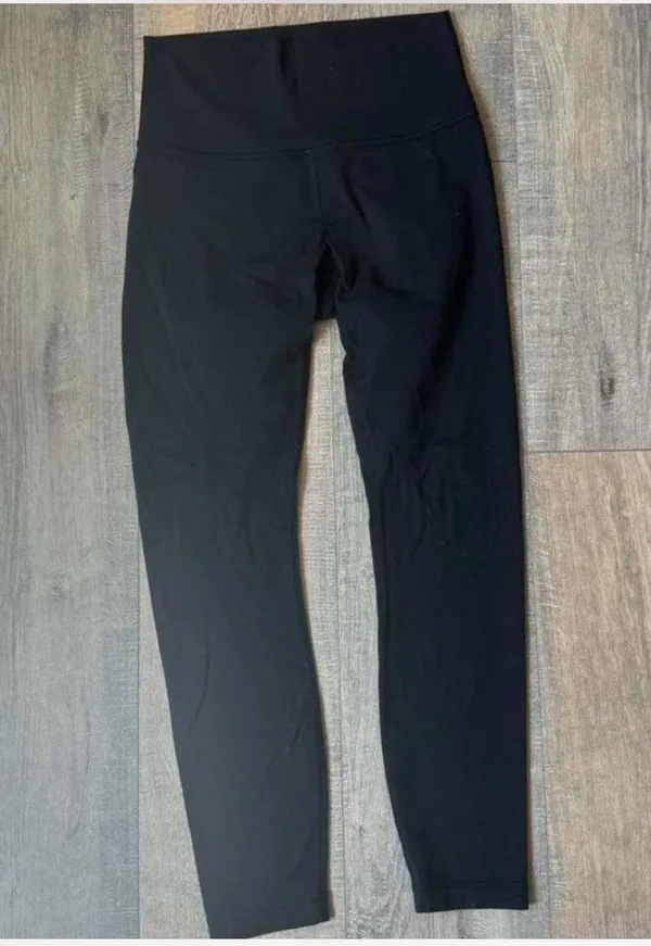 Lululemon Black Wunder Under Leggings - Image 3