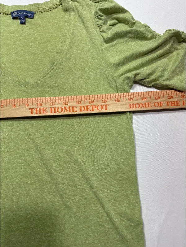 Democracy Green Puff Sleeve V-Neck Top - Size Small, Comfy & - Image 5